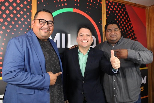 Al aire en Súper Stereo Miled La Paz